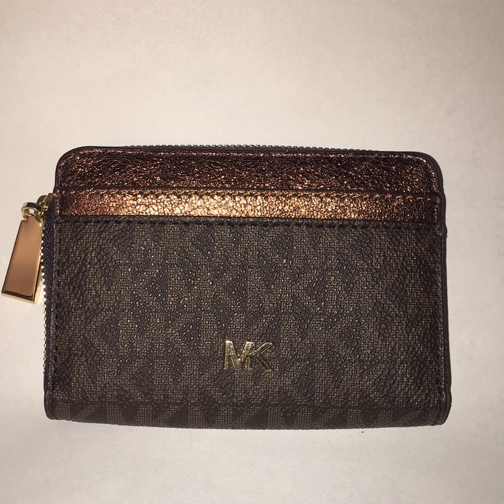 🔥Sale🔥New Beautiful and rare MK zip wallet..NWOT